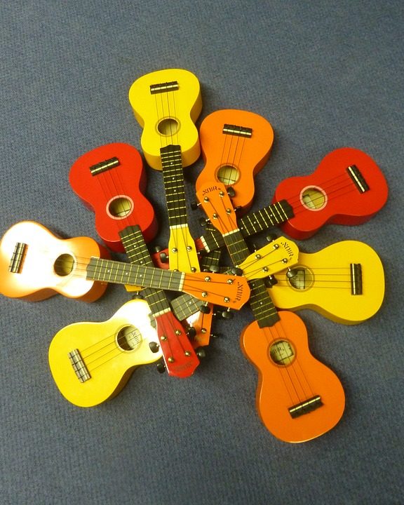 Czym różni się ukulele od gitary?