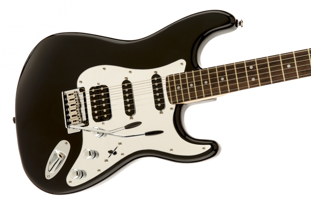 Fender squier. Squier Standard Stratocaster Black HSS 2005. Black Strat Squier. Фендер скваер стандарт стратокастер. Squier Stratocaster гитара черная.