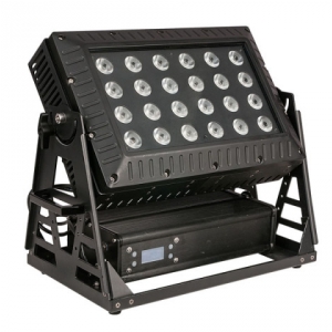 Showtec Archi Painter 24/8 Q4 - doświetlacz architekturalny IP65