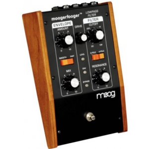 Moog MF-101 efekt do gitary basowej