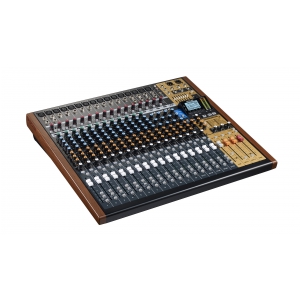 Tascam Model 24. 22-kanaowy mikser / 24-ladowy rejestrator cyfrowy / interface USB