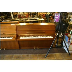 Steinmann pianino (ciemny orzech)