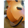 Baton Rouge UR1C MOR ukulele koncertowe, Matt Orange, ubicie na pudle rezonansowym