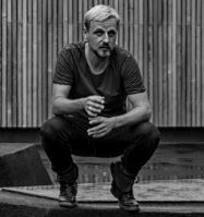 Zany aktor pomoe pobi GITAROWY REKORD GUINNESSA!