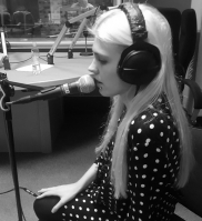 Daria Zawiaow w Radiu Dla Ciebie