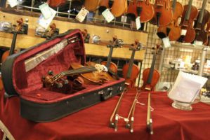 Losowanie nagrd wrd uczestnikw prezentacji instrumentw smyczkowych