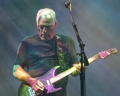 David Gilmour sprzedaje kolekcj gitar
